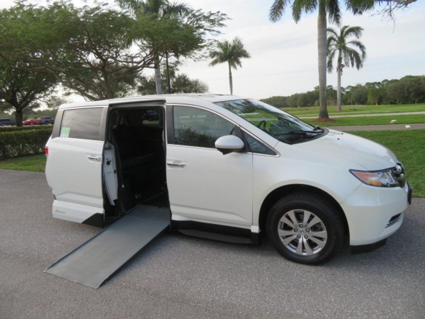 2016 White /Truffle Honda Odyssey (5FNRL5H63GB) , Automatic transmission, located at 4301 Oak Circle #19, Boca Raton, FL, 33431, (954) 561-2499, 26.388861, -80.084038 - You are looking at Gorgeous Pearl White Diamond 2016 Honda Odyssey EX-L VMI Northstar Handicap Wheelchair Conversion Van with 79K Original Miles, In-Floor Power Side Entry Ramp with Kneeling Van Function, Passenger Side 6 Way Transfer Seat, Quick Release Driver's Seat, Hand Controls, Tie Down System - Photo#46